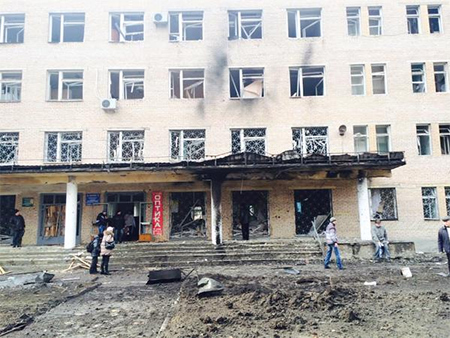 Un proyectil impacta en un hospital de Donetsk